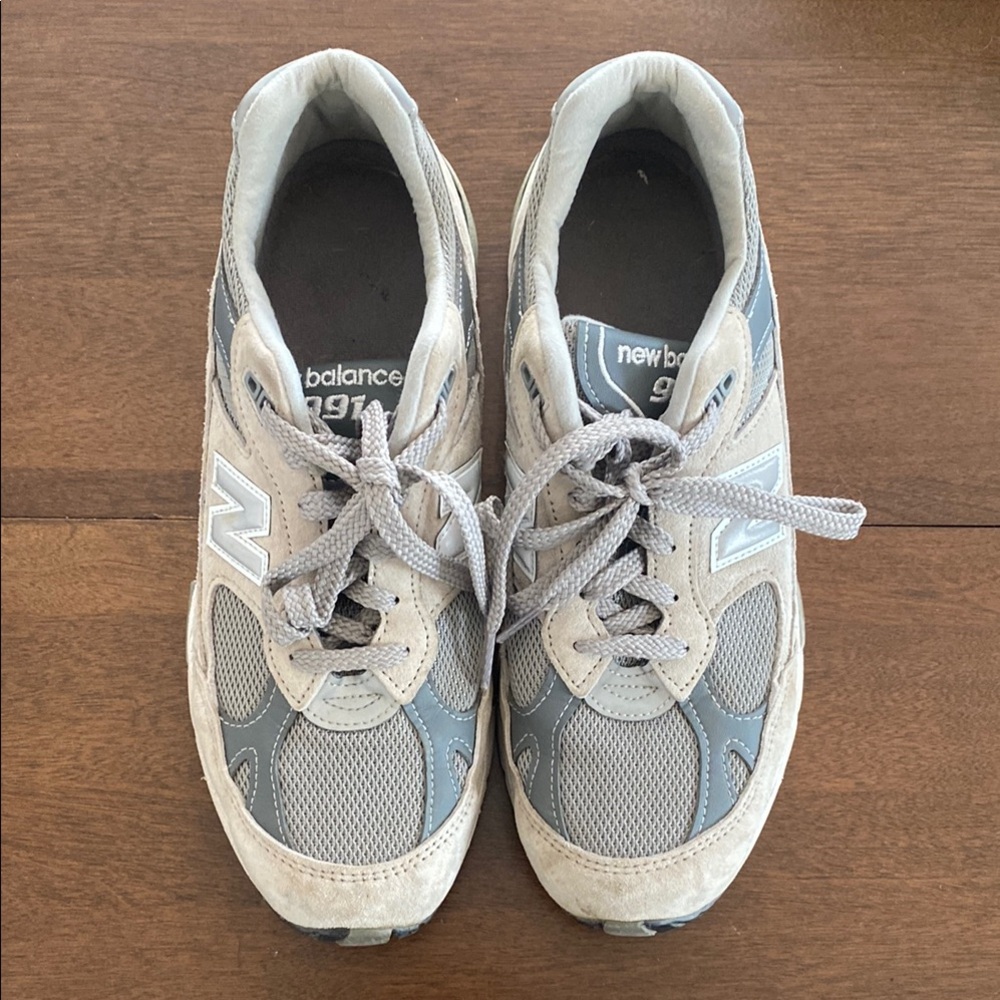 New Balance Gray and Cream Sneakers 991 Size 8.5
